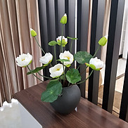 Hoa lụa, Bó hoa sen giả kèm nụ và lá sen dùng để trang trí nhà cửa
